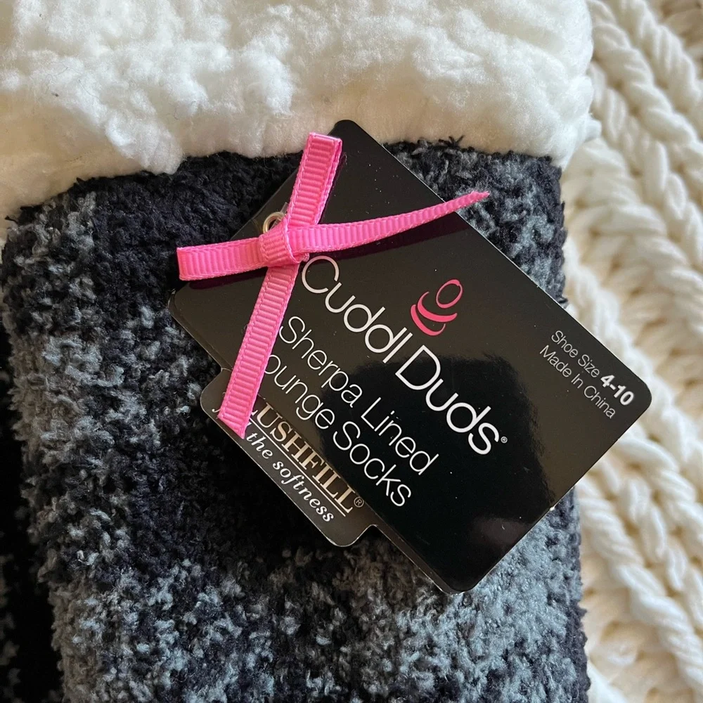 CUDDL DUDS SHERPA LINED LOUNGE SOCKS 2 PAIRS NWT - Picture 3 of 7